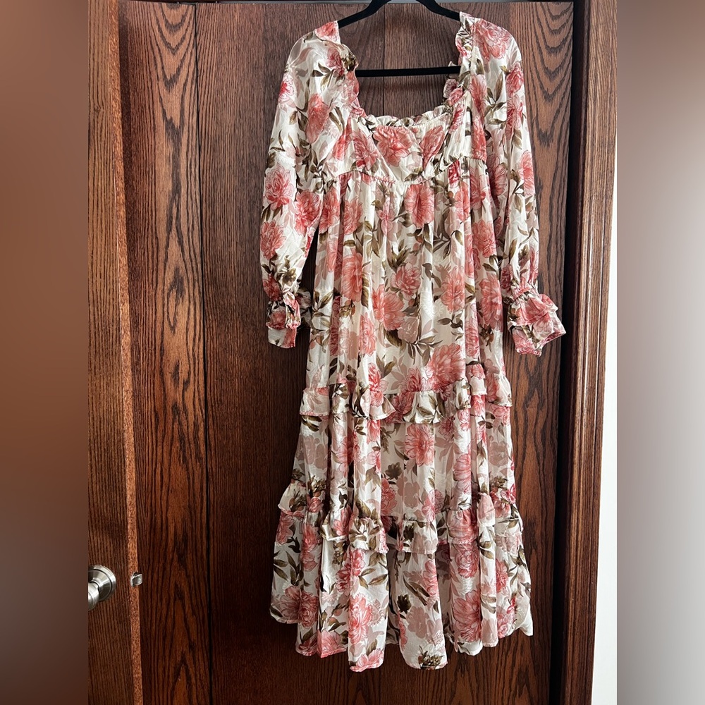 Chic Floral Maxi Dress - Pink and Cream